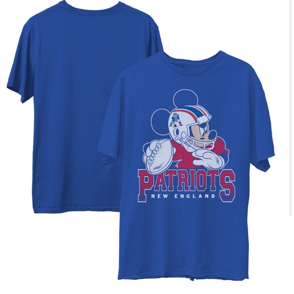 New England Patriots Disney Mickey QB T-Shirt - Picture 1 of 5